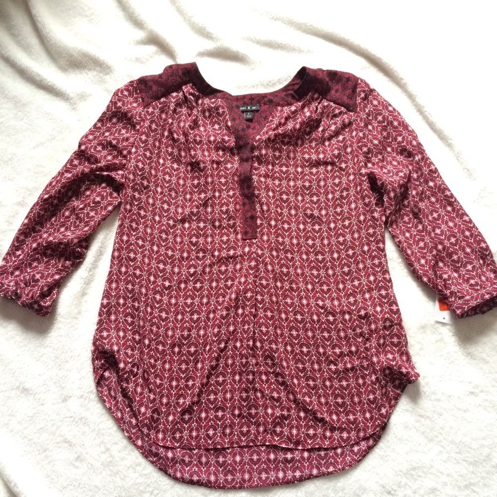 🍀 NWT Sami & Jo Beautiful Flowy Top 💕